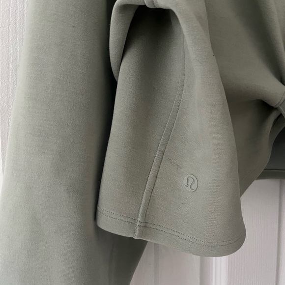 Lululemon twist back to front pullover- reversible - Picture 4 of 4